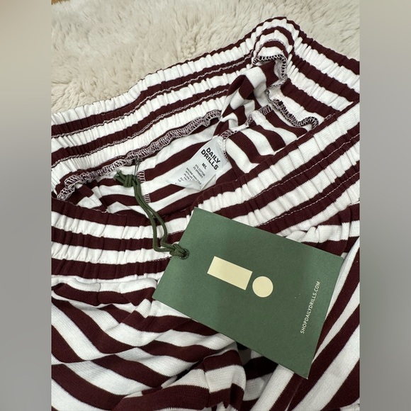 BNWT Daily Drills Bodega and White Striped Shorts - M/L - Picture 11 of 14
